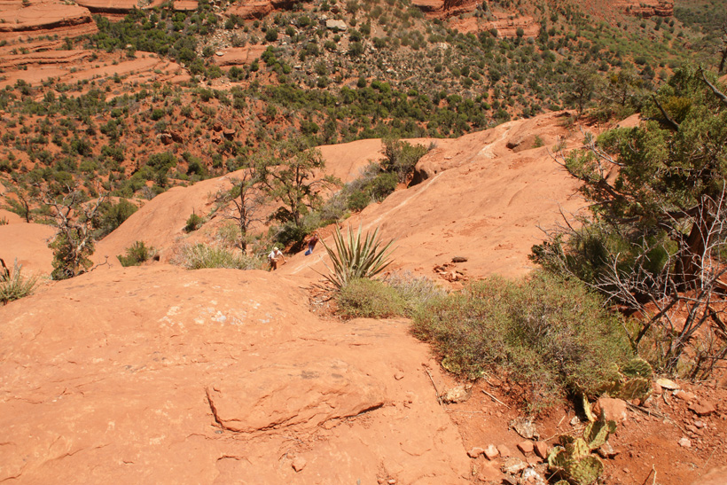Looking down from the small plateau - Ascent to the top of Bell Rock