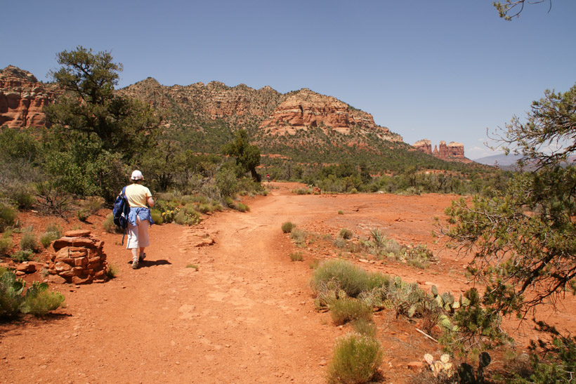 Approaching the Intersection of Bell Rock Pathway and Bell Rock Trail