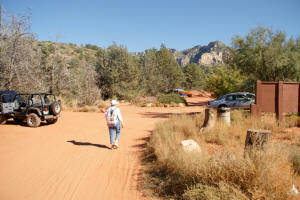 Broken Arrow Trail Parking Lot
