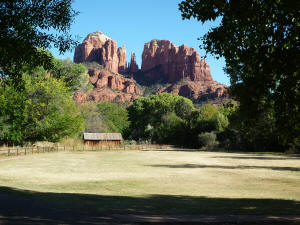 Crescent Moon Spirital Area Trail = Cathedral Rock